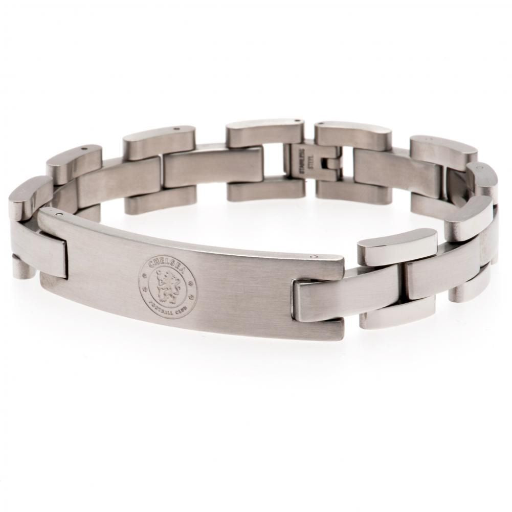https://imageoffloads.taylorsmerchandise.com/wp-content/uploads/TM-05364-Chelsea-FC-Link-Bracelet.jpg