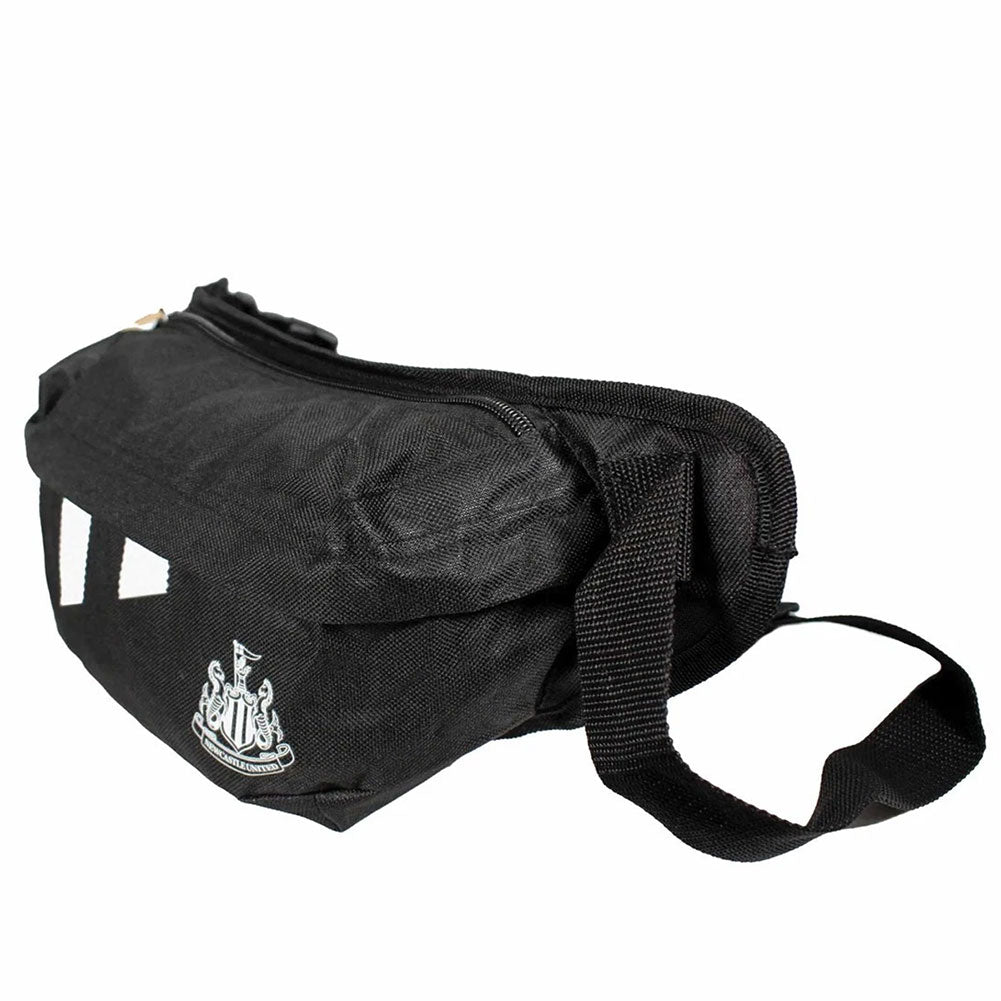  https://imageoffloads.taylorsmerchandise.com/wp-content/uploads/TM-06593-Newcastle-United-FC-Stripe-Cross-Body-Bag-2.jpg