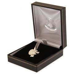  https://imageoffloads.taylorsmerchandise.com/wp-content/uploads/TM-06789-Newcastle-United-FC-Silver-Plated-Tie-Slide-2.jpg