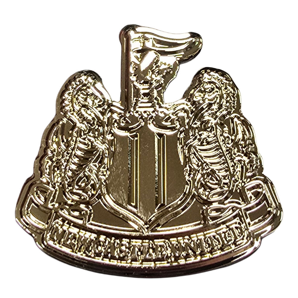  https://imageoffloads.taylorsmerchandise.com/wp-content/uploads/TM-07200-Newcastle-United-FC-3pc-Crest-Badge-Set-3.jpg
