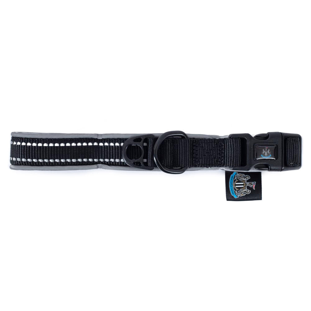  https://imageoffloads.taylorsmerchandise.com/wp-content/uploads/TM-07203-Newcastle-United-FC-Dog-Collar-1.jpg