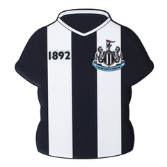 https://imageoffloads.taylorsmerchandise.com/wp-content/uploads/TM-07402-Newcastle-United-FC-PVC-Home-Kit-Fridge-Magnet.jpg