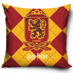 https://imageoffloads.taylorsmerchandise.com/wp-content/uploads/TM-07749-Harry-Potter-Gyffindor-Velvet-Feel-Cushion.jpg