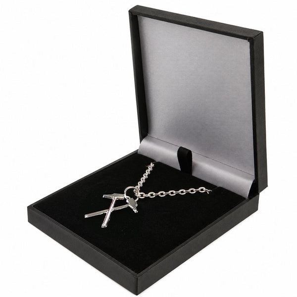 https://imageoffloads.taylorsmerchandise.com/wp-content/uploads/TM-08026-West-Ham-United-FC-Silver-Plated-Boxed-Hammers-Pendant.jpg
