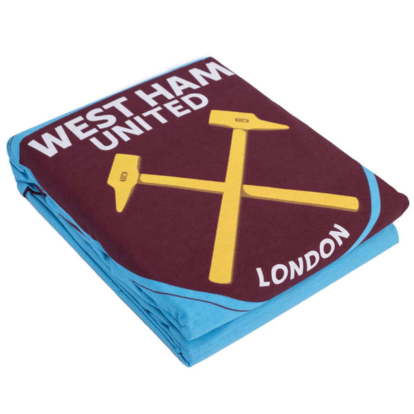 West Ham United FC Colour Split King Duvet Set LKT Sport Split design reversible duvet cover with a large club crestPillowcases feature a large West Ham club crestMulti crest design on the reverse52% polyester 48% cotton machine washableOfficial licensed