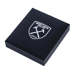 West Ham United FC Gold Plated Heart Necklace LKT Sport Gold plated on stainless steel heart shaped pendant and necklaceChrome finish Gold finish with the West Ham United crest engraved on the pendantthe West Ham United crest engraved on the pendantOffici
